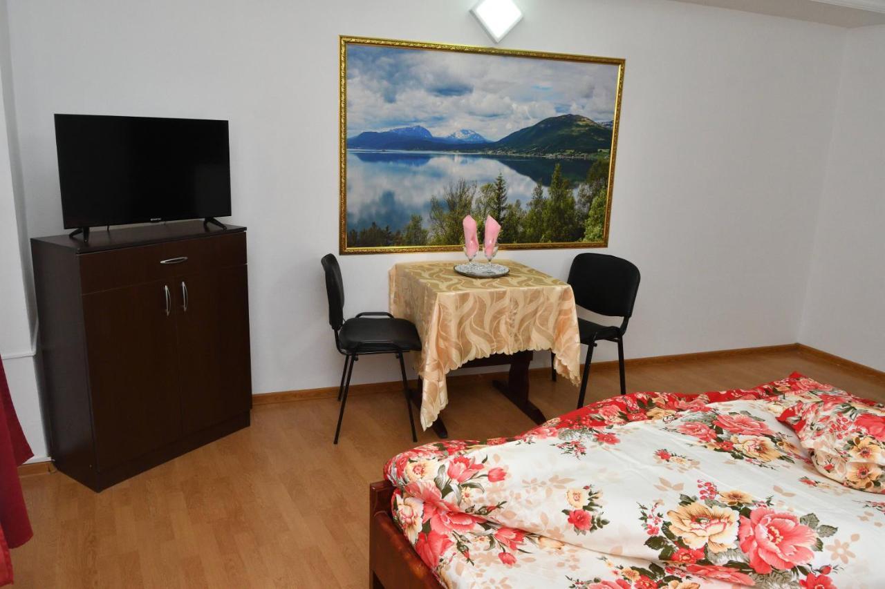 Auberge de jeunesse Casa Simescu I à Caransebeş Extérieur photo