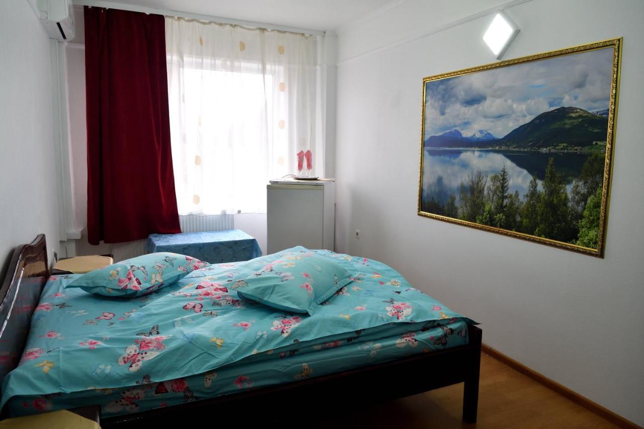 Auberge de jeunesse Casa Simescu I à Caransebeş Extérieur photo